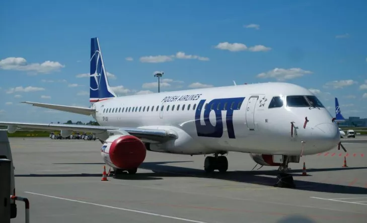 maja,oraz,lotów,pasażerów,lotnisk,pasażerowie,mają,będą,dziennie