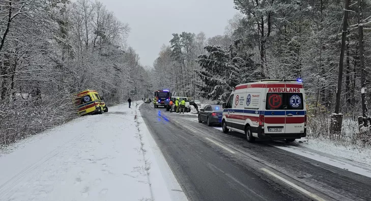 wypadek otwock,kolizja otwock,zima otwock,seria kolizji,śnieżyca