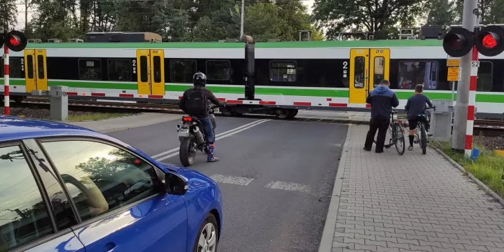 komunikacja,autobus,pociąg,skm,święto,rozkładjazdy,powiatotwocki,L50,L51,702,Osieck,Kołbiel,Celestynów,Otwock,SobienieJeziory,prywatnaliniaautobusowa