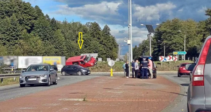 wypadek karczew,wypadek 801,wypadek powiat otwocki,utrudnienia dk50,wypadek dk 50