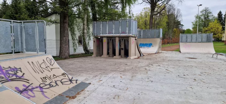 wandalizm celestynów,skate park celestynów,skate park otwock,akt wandalizmu otwock,akt wandalizmu celestynów,hala sportowa celestynów