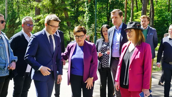 beata szydło otwock,wiceprezes pis beata szydło,pis otwock,dps wrzos otwock,wizyta polityków otwock