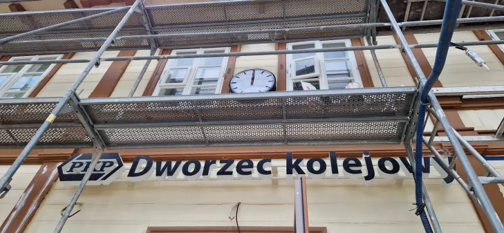 pkp celestynów,remont zabytkowego dworca celestynów,remont pkp celestynów,zabytkowy obiekt celestynów,pkp plk