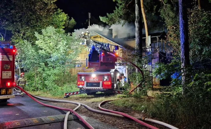 pożar świdermajera otwock,pożar budynku otwock,pożar żeromskiego,pożar drewniaka otwock,pożar domu otwock,świdermajer otwock,straż pożarna otwock