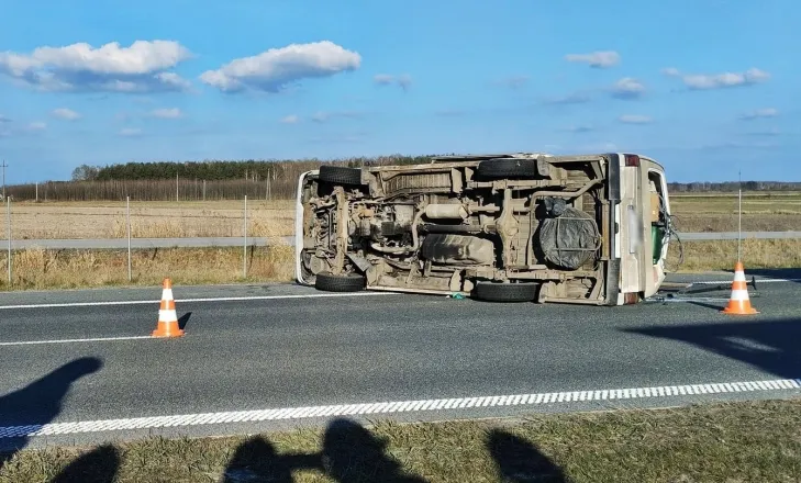 wypadek S17,wypadek droga ekspresowa,wypadek kołbiel,s17 utrudnienia,s17 policja,s17 kołbiel