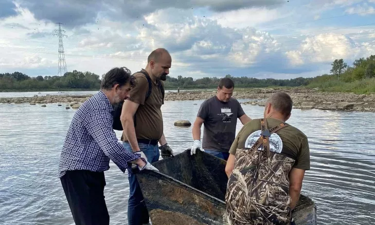 zabytki wisła,odkrycie historyczne,nadwiślańskie urzecze,milion explorer team,zabytki wydobyte z wisły,getto warszawskie