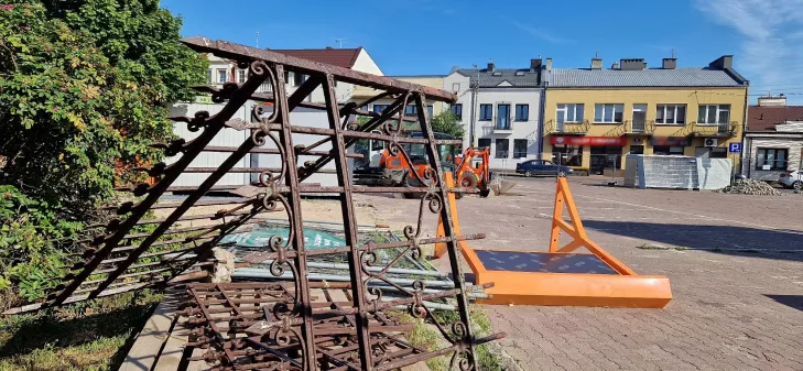 rynek karczew,rynek zygmunta starego karczew,rewitalizacja rynku karczew,rewitalizacja zabytkowego rynku,centrum karczew,utrudnienia karczew,osp karczew